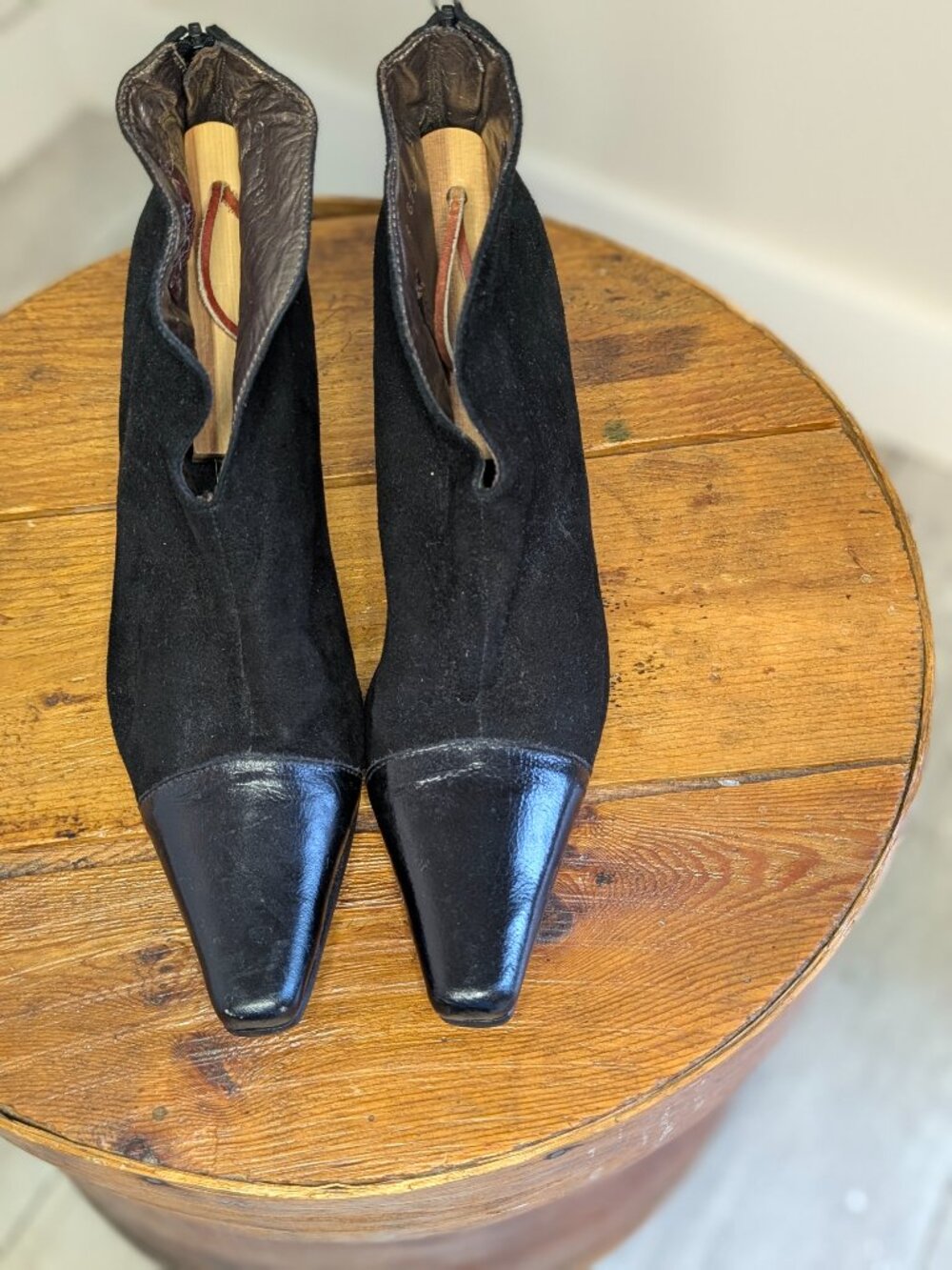 Black Suede Patent Leather Pointed Cap Toe Ankle Boots 8.5 Y2K Quiet Luxury EUC - Picture 4 of 13